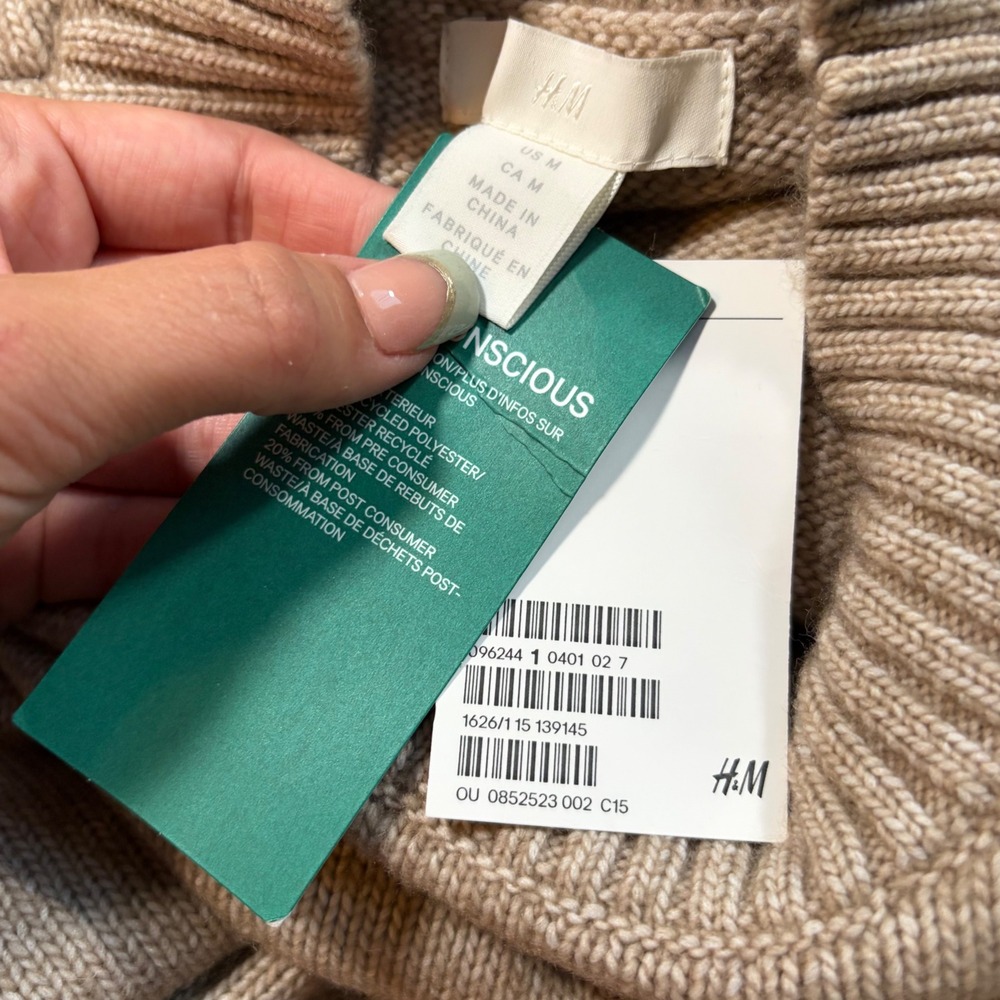 Cozy Mock Neck Knit Sweater Beige Oatmeal Oversized Medium NEW - Picture 2 of 4